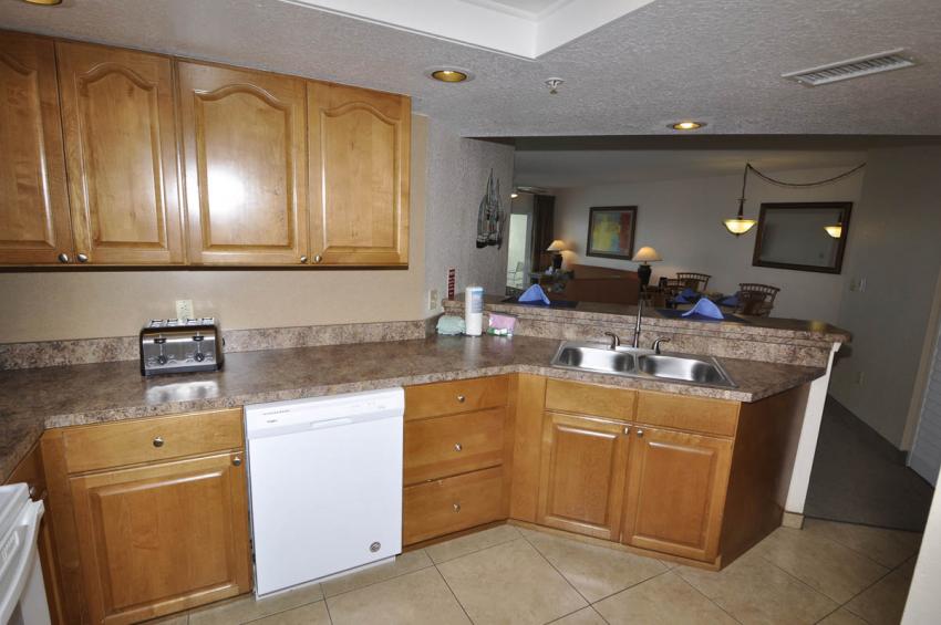 3 Bedroom Room (Room #406) Full Kitchen