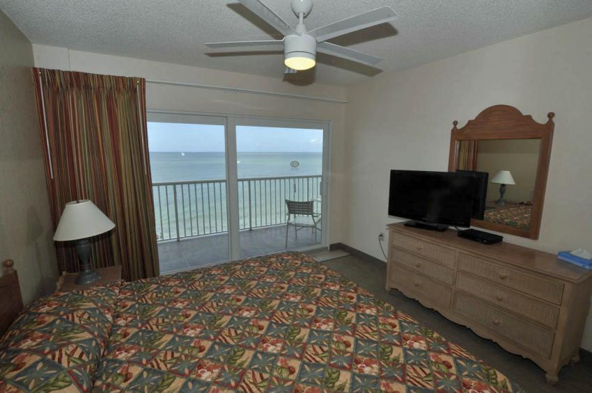 3 Bedroom Room Beach View (Room #406)
