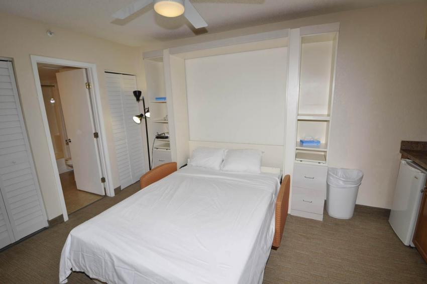 3 Bedroom / Efficiency Room (Room #406)