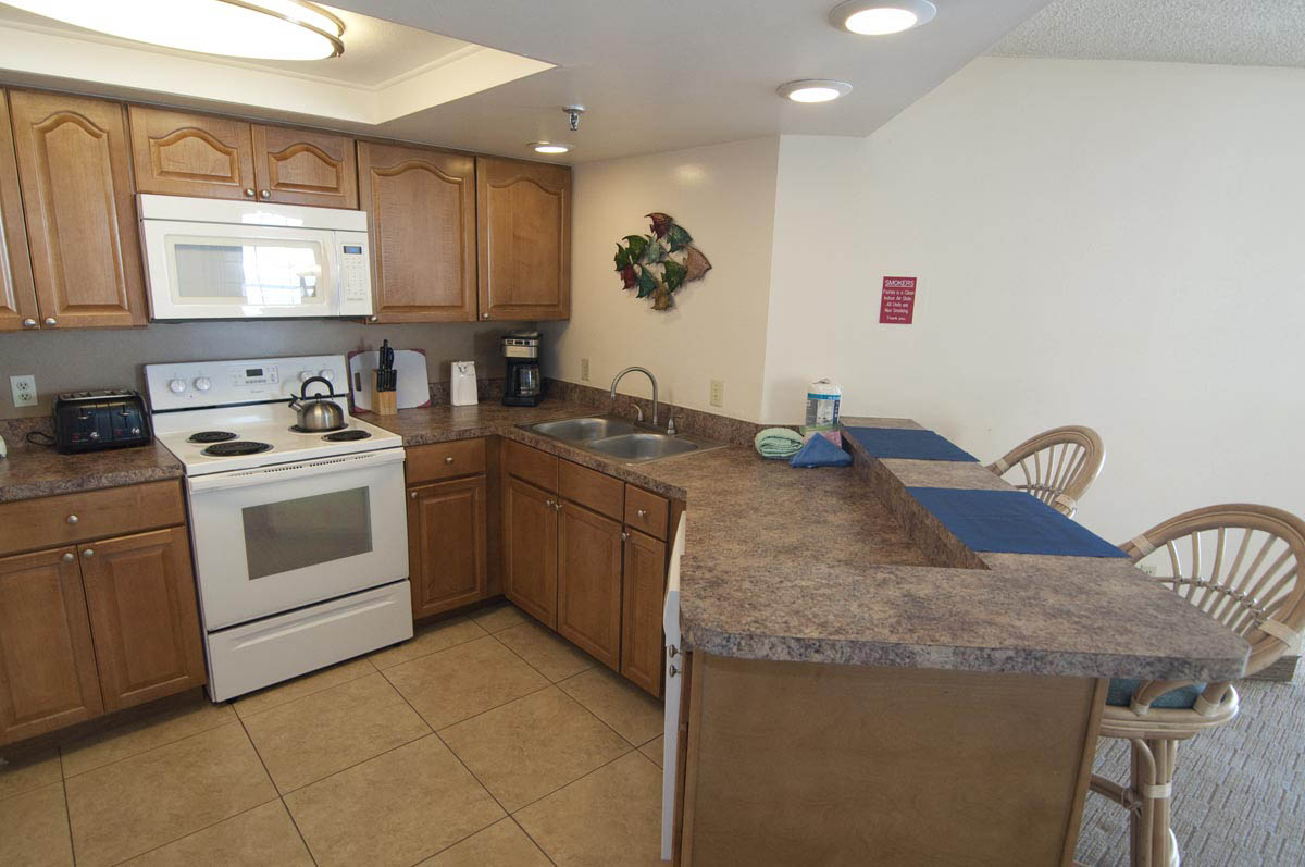 2 Bedroom (Room #405) - Full Kitchen