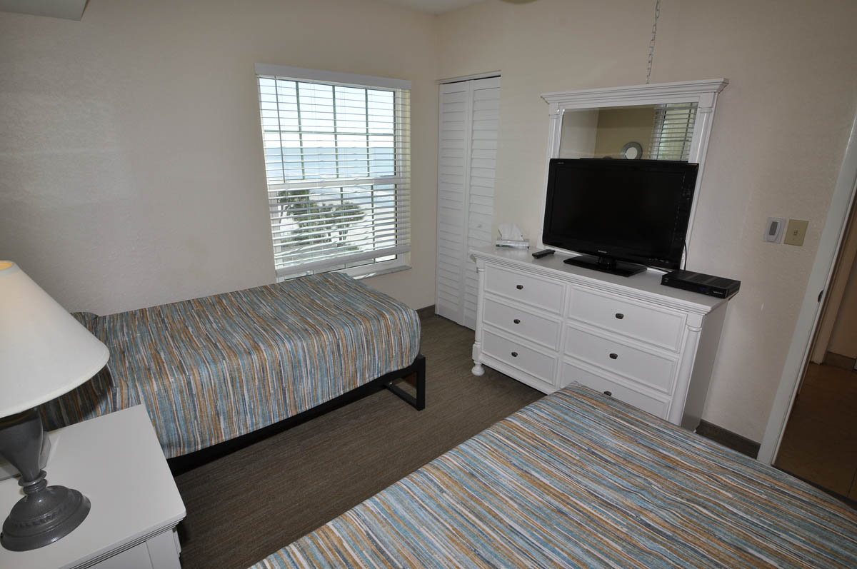 3 Bedroom Room (Room #406) Beach View - 2nd Bedroom