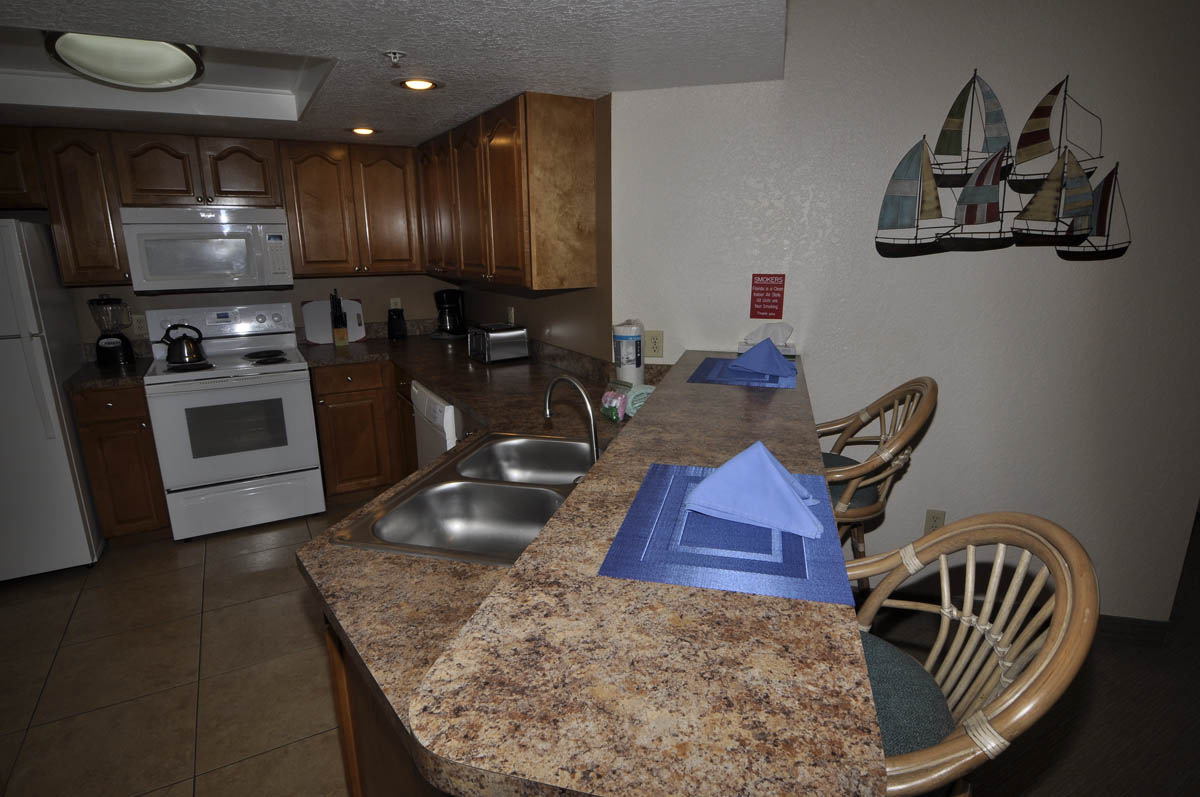 3 Bedroom Room Beach View (Room #406) Kitchen & Dining Areas