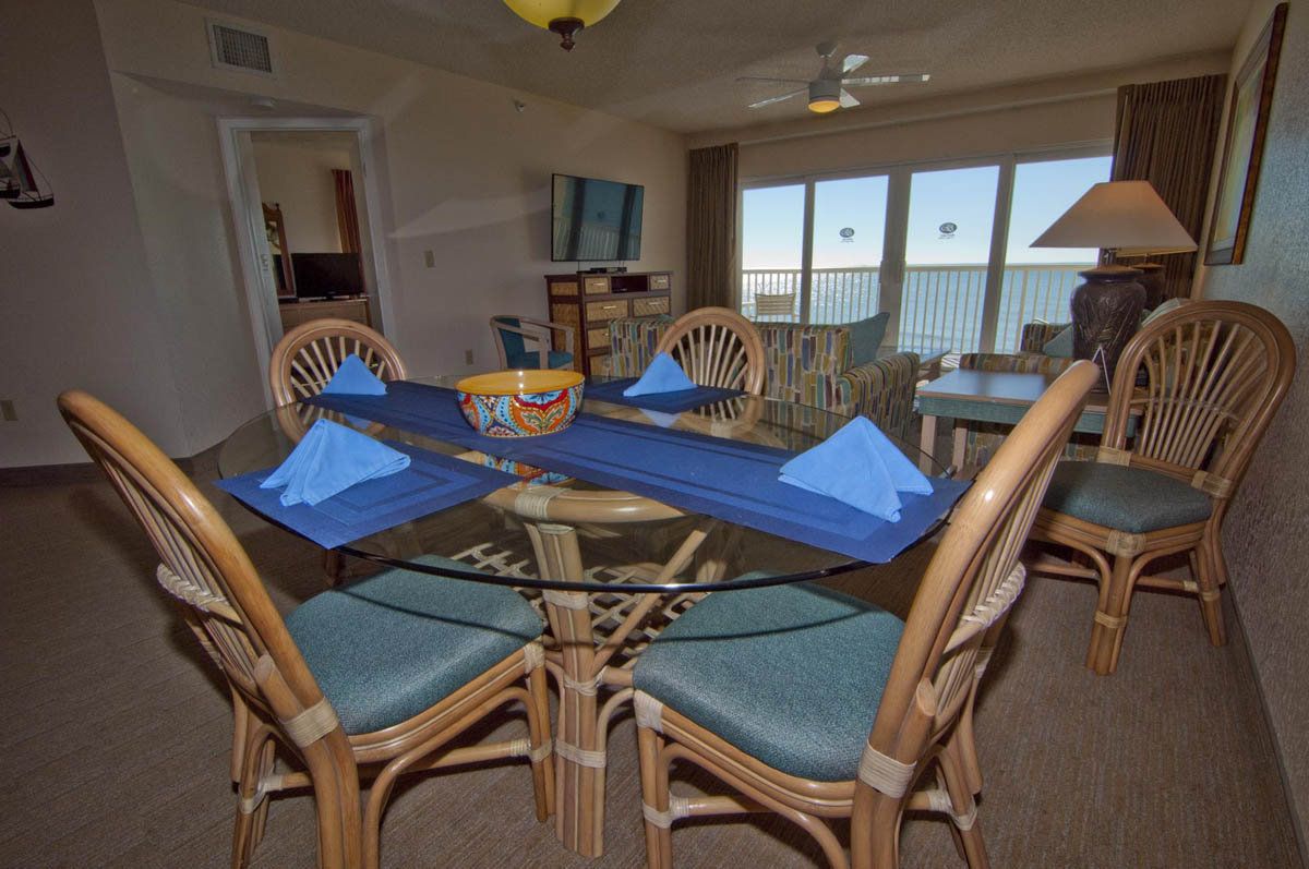 3 Bedroom Room Beach View (Room #406) Dining Room