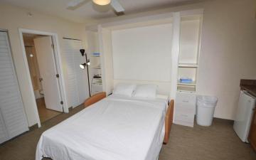 3 Bedroom / Efficiency Room (Room #406)